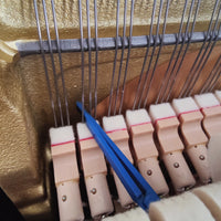 Stimmkeil mit Feder für Diskantsaiten