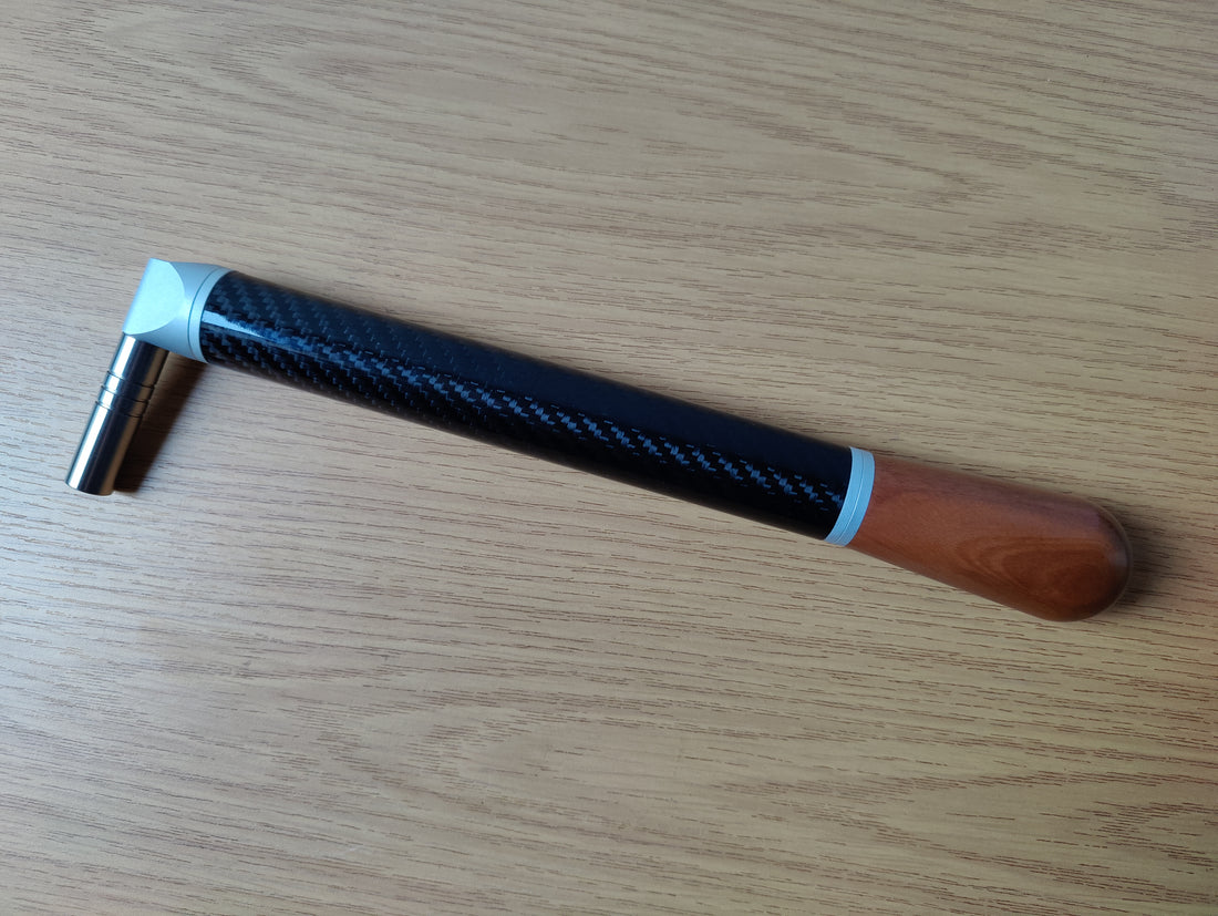 Carbon Stimmhammer mit Holzgriff