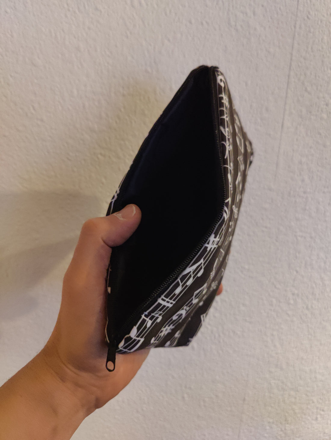Faulenzer Kosmetiktasche Musiknoten schwarz