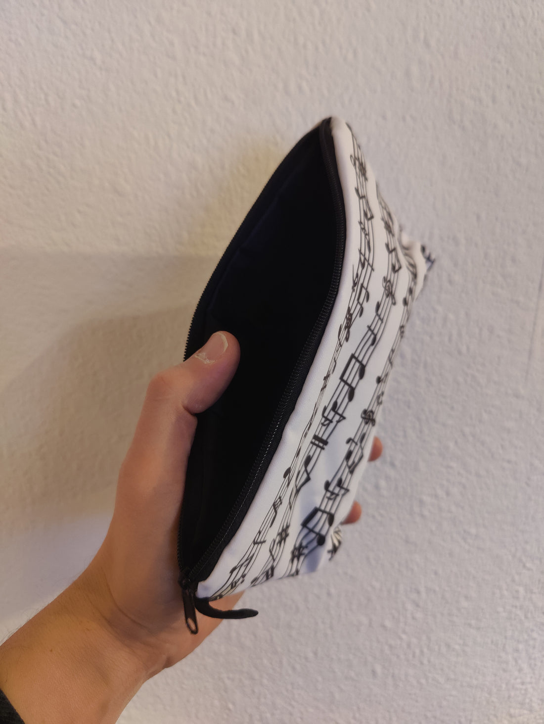 Faulenzer Kosmetiktasche Musiknoten weiß